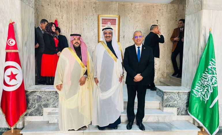 السعودية تدعم القطاع الصحي في تونس: شراكة تنموية ومستشفيات جديدة.