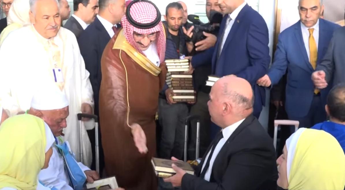 انطلاق أولى رحلات الحجيج التونسيين إلى البقاع المقدّسة .