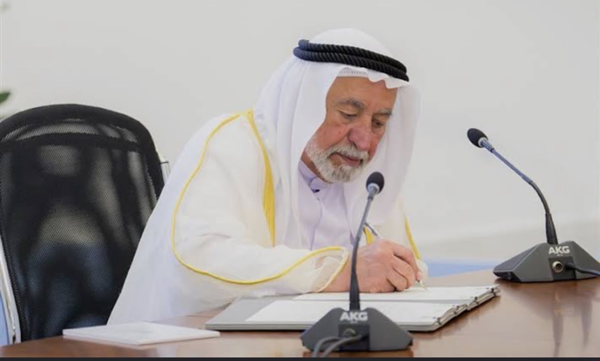 سلطان القاسمي يكتب بالعلم ، مستقبل الشارقة .