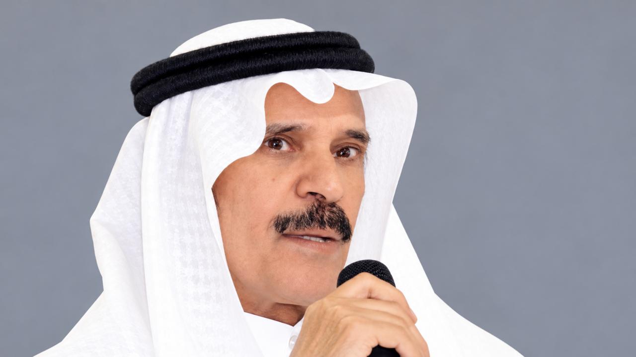 خالد المالك يضع ترامب أمام مرآة التناقضات !.